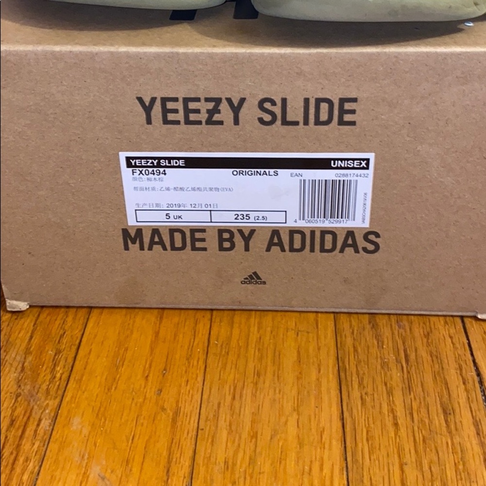 Yeezy slide Resin